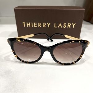 Thierry Lasry Flirty Cat Eye Fashion Sunglasses - New/never worn